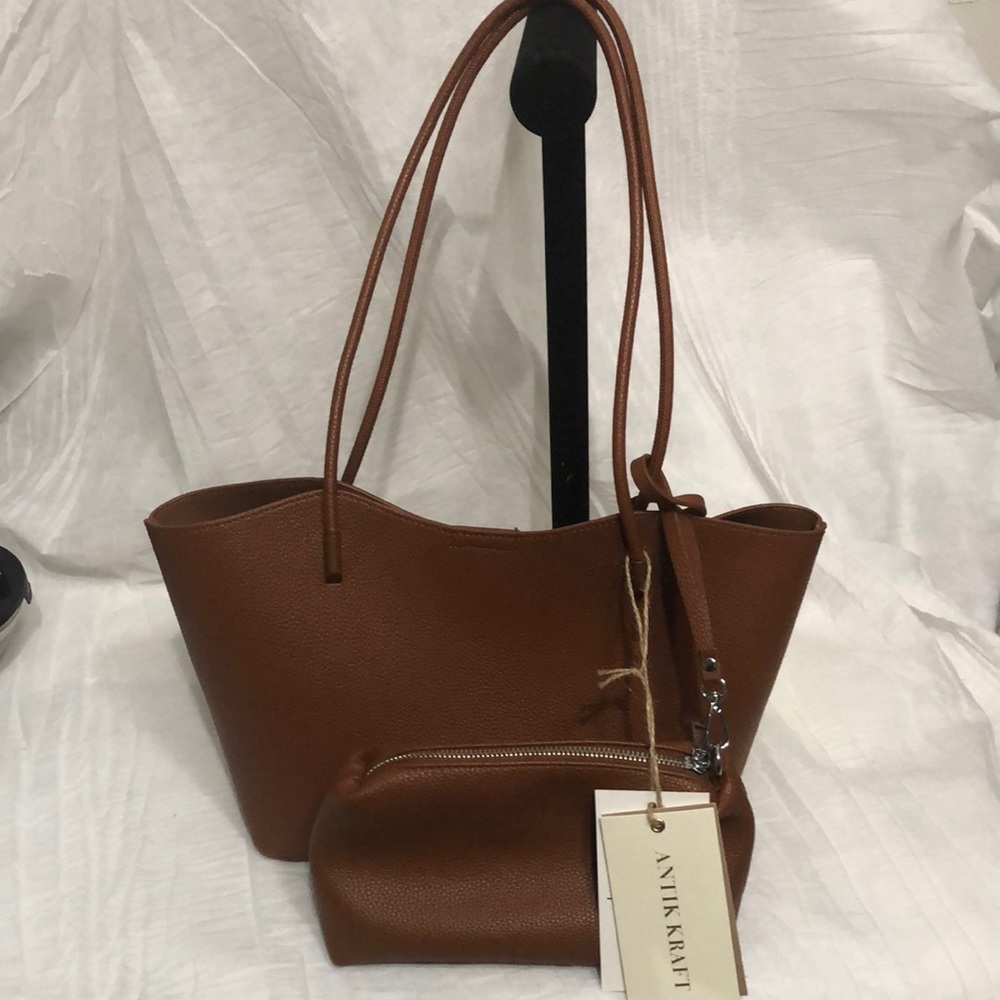 Antik Kraft Tote with Matching Pouch NWT